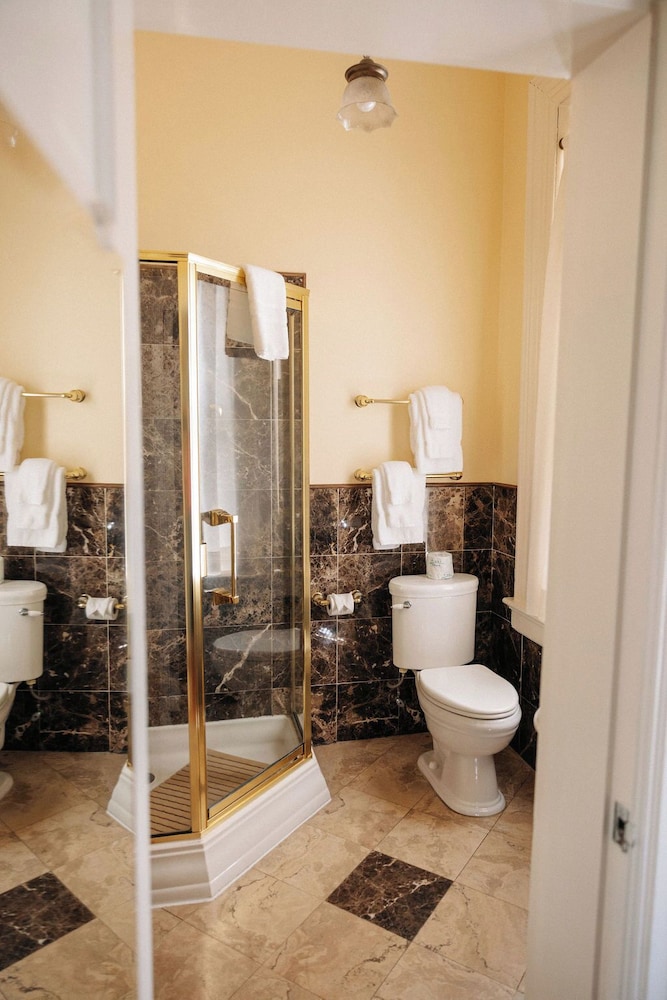 Kenmore Inn - photo 45