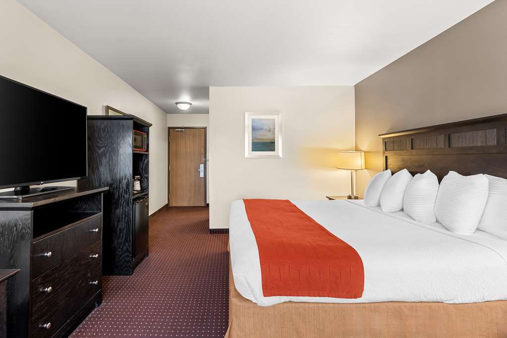 Best Western Legacy Inn & Suites Beloit South Beloit - photo 17