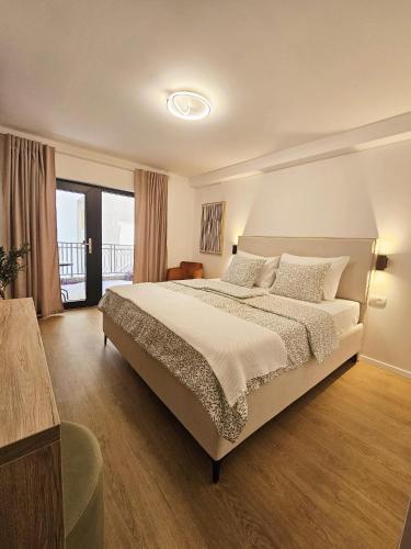 Lendas Apartments & Rooms — 4-Star Luxury Hotel in Baska Voda, Croatia