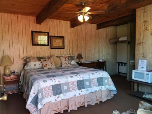 Bay Springs Country Inn & Marina - photo 6