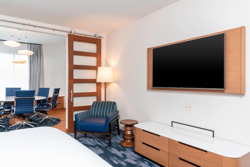 Fairfield Inn & Suites by Marriott Fair Oaks Farms - photo 21