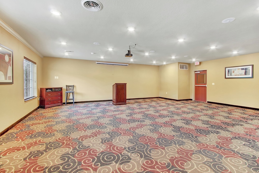 Cobblestone Hotel & Suites Waynesboro - photo 58