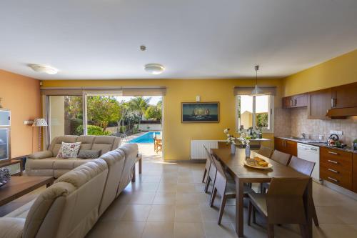 Larnaca Villa Anthea 12 — 4-Star Luxury Hotel in Larnaca, Cyprus
