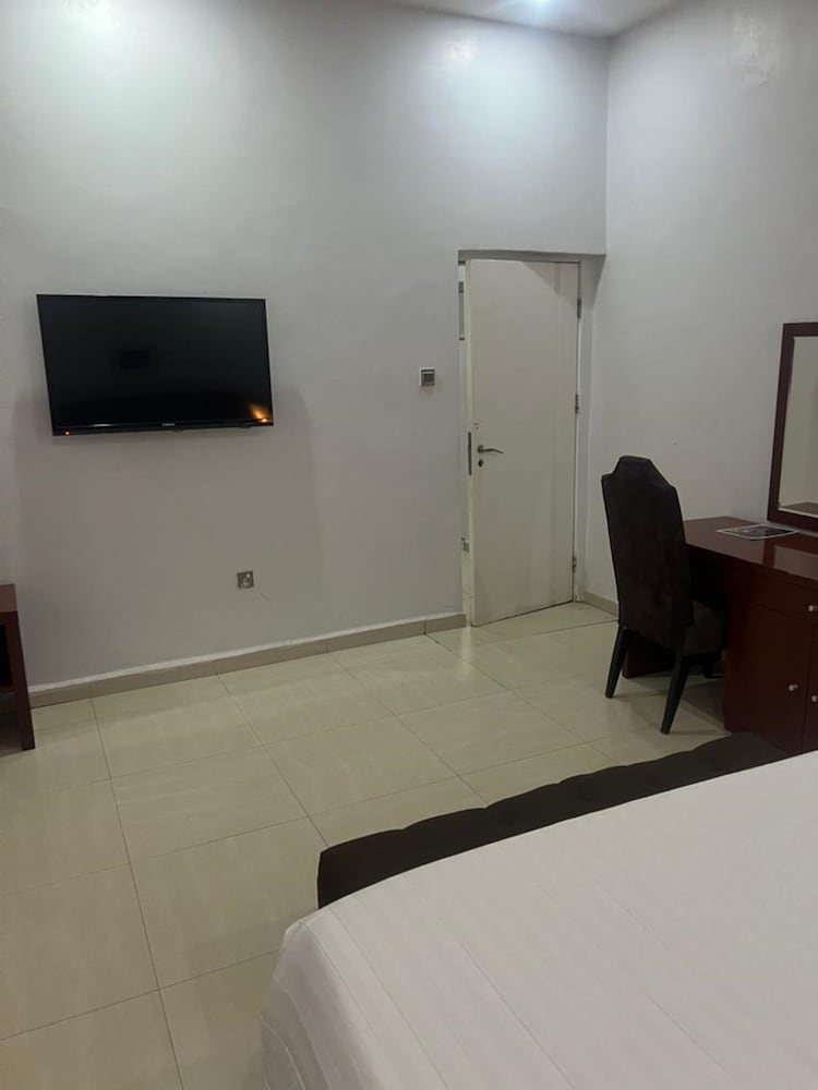 Nippon Grand Hotel and Apartment — Abuja — photo 4