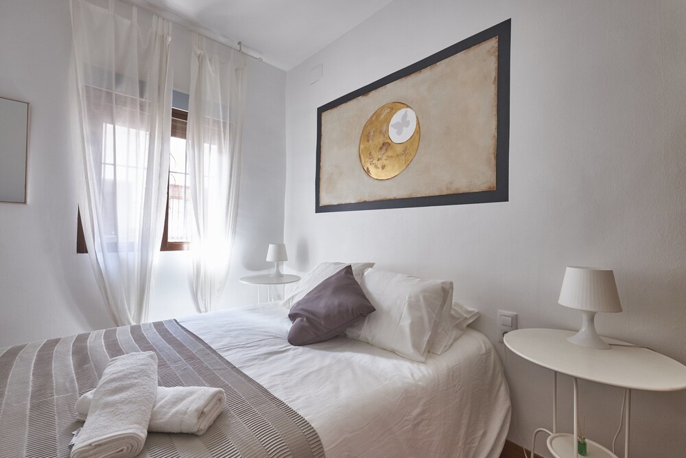 ToledoRooms Estrella con Azotea en el Casco — 4-Star Luxury Hotel in Toledo, Spain