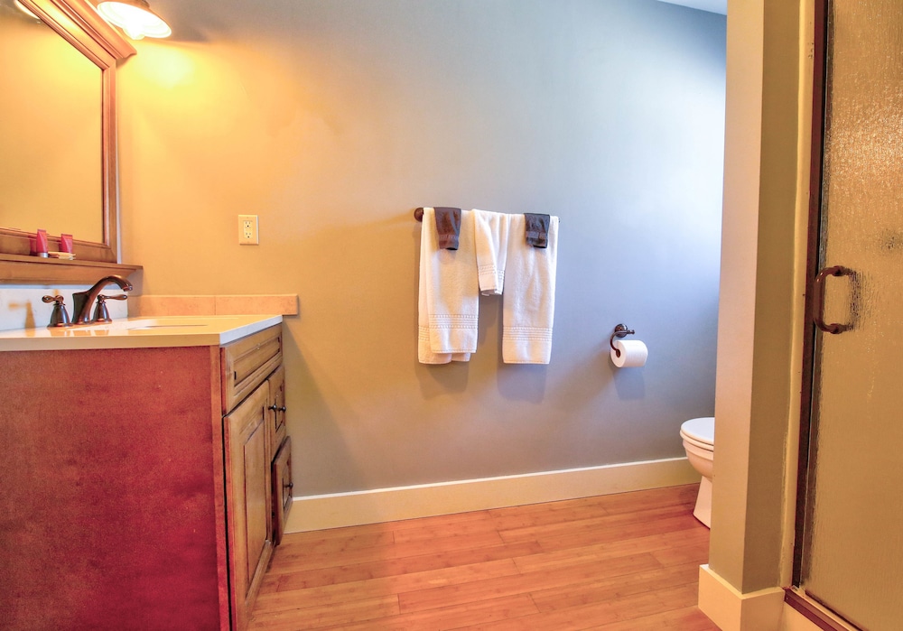 Hotel Charlotte - photo 28