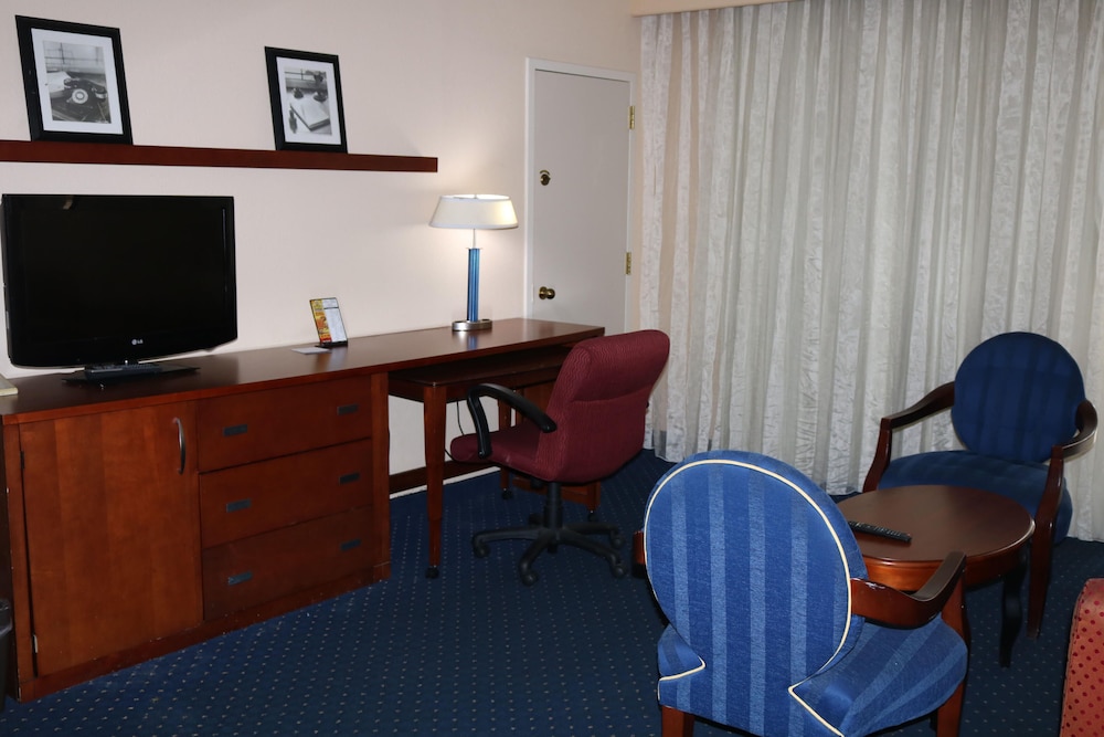 Baymont by Wyndham Columbia Northwest - photo 12
