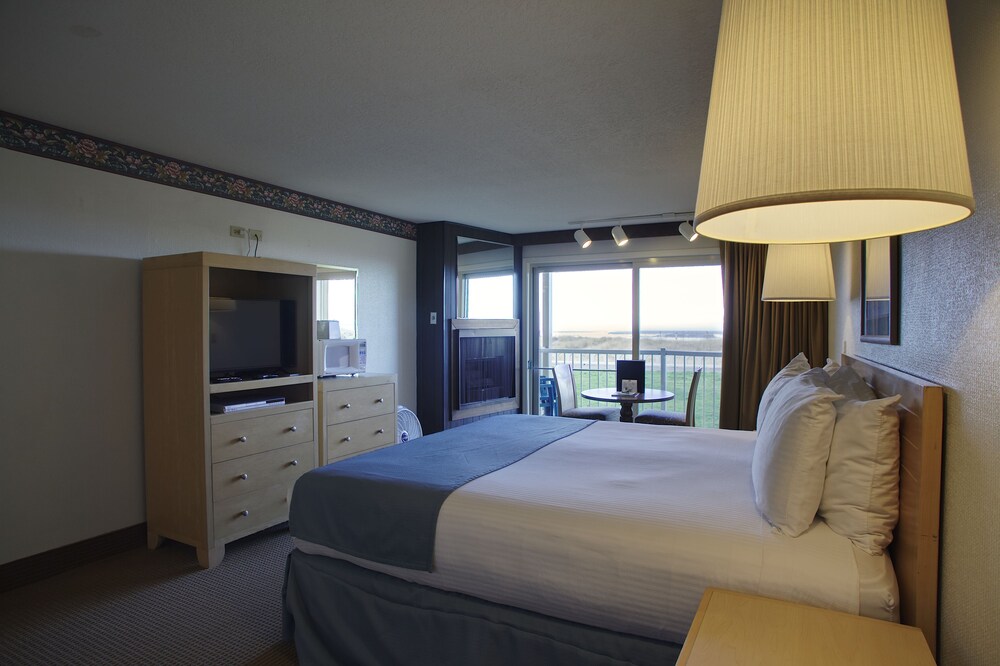 Hi Tide Oceanfront Inn - photo 29
