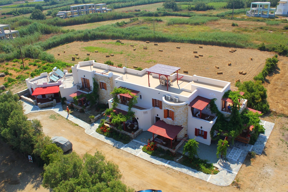 Acti Plaka Hotel — 4-Star Luxury Hotel in Naxos, Greece