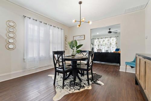 Modern Escape in Historic District - photo 10