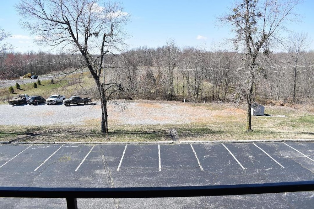 AmeriVu Inn & Suites Gilbertsville - photo 23