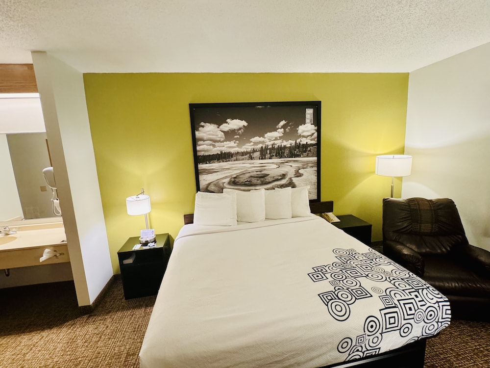 Forest City Inn - photo 23