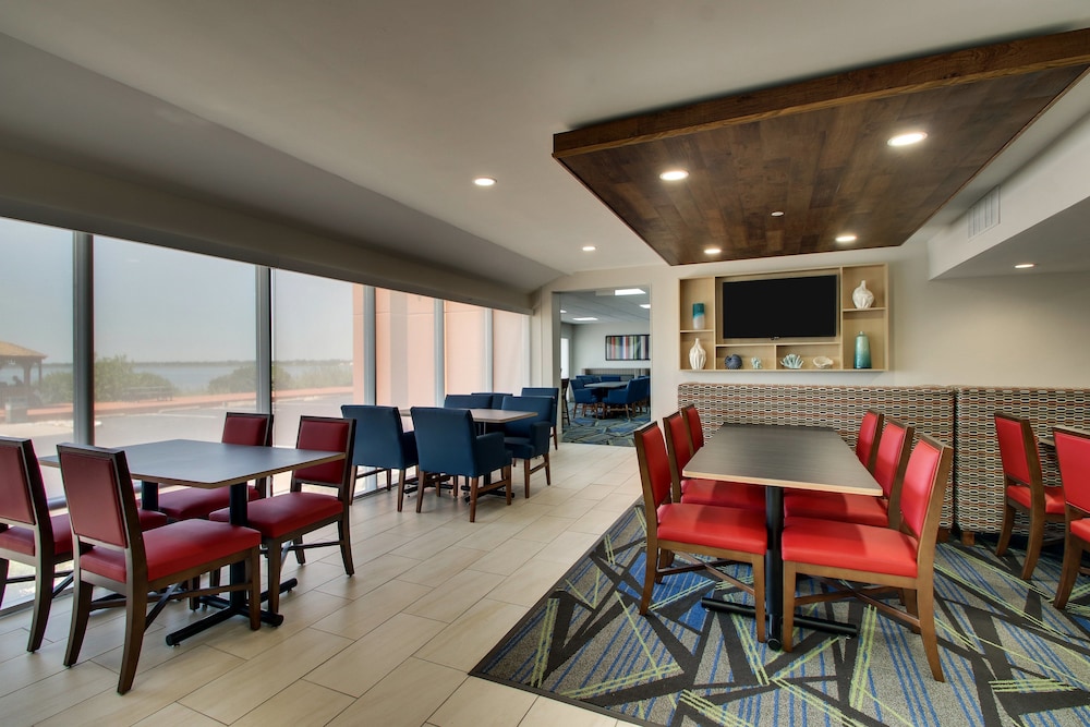Holiday Inn Express Atlantic City W Pleasantville by IHG - photo 35