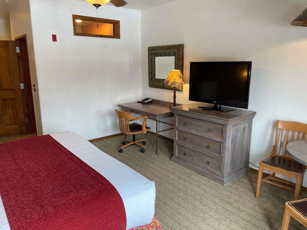 Table Mountain Inn - photo 34