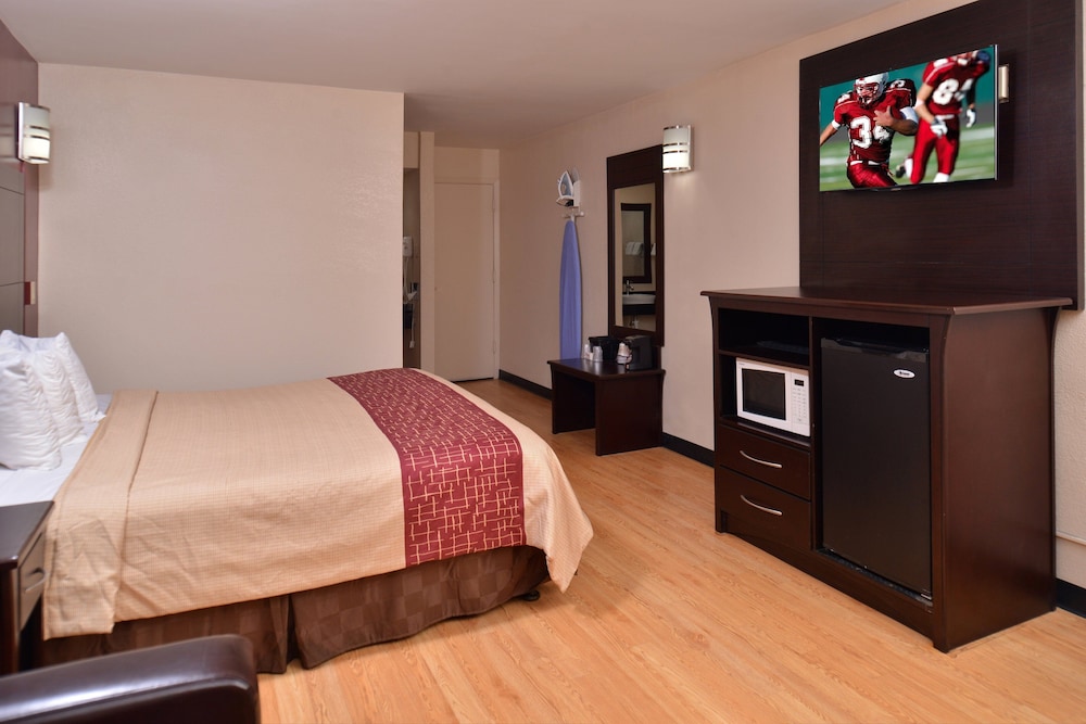 Red Roof Inn Van Horn - photo 18