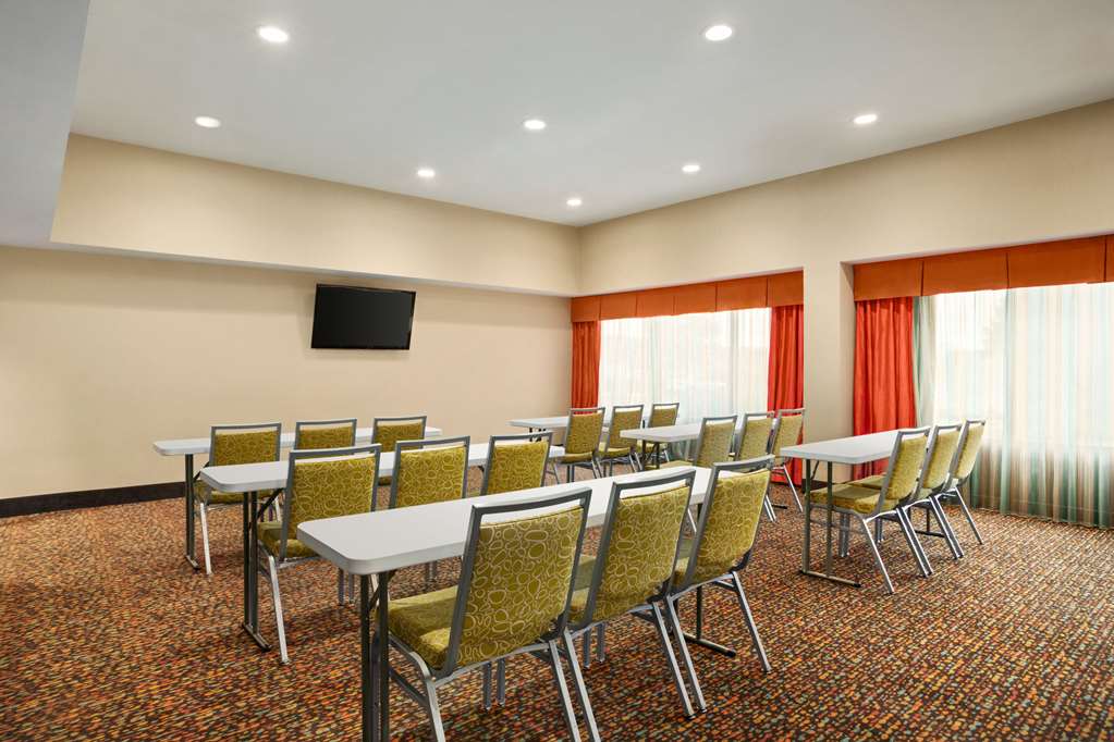 La Quinta Inn & Suites by Wyndham Richmond Midlothian - photo 12