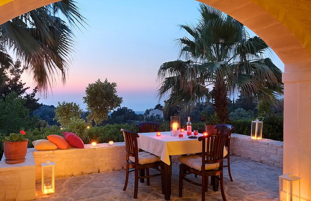 Villa Velanidia in Crete — 4-Star Luxury Hotel in Rethymno, Greece