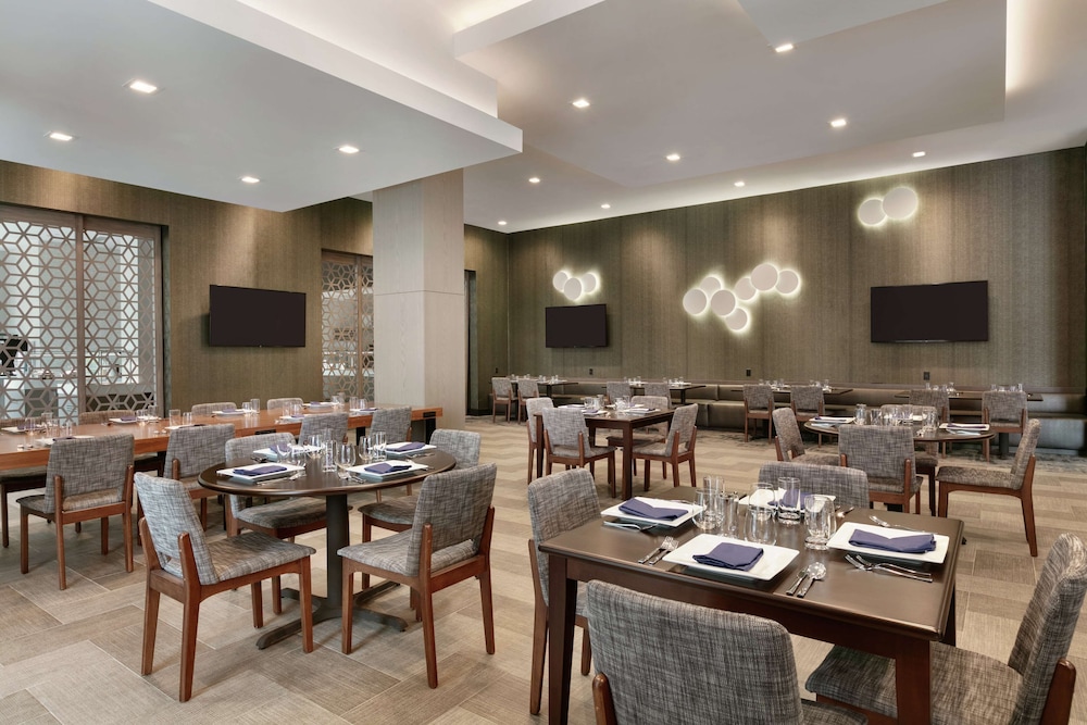 Embassy Suites by Hilton Atlanta Midtown - photo 37