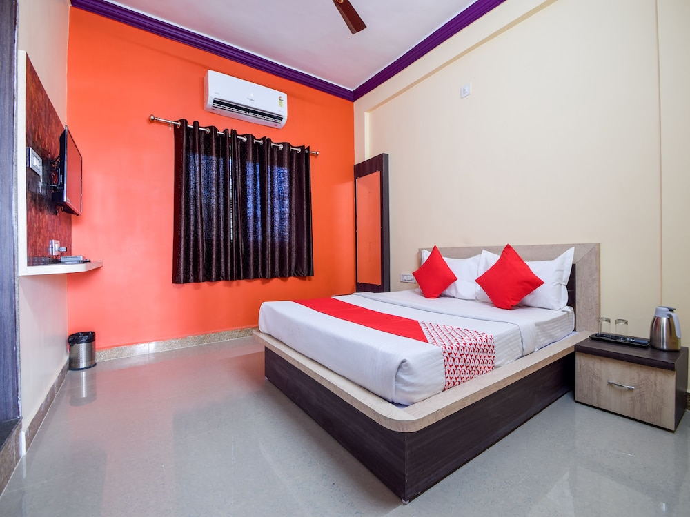 Hotel Narayani Palace in Abu Road, India