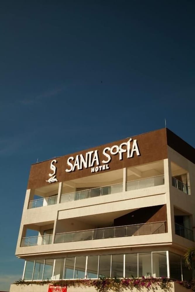 Hotel Santa Sofia in Puerto Salgar, Colombia