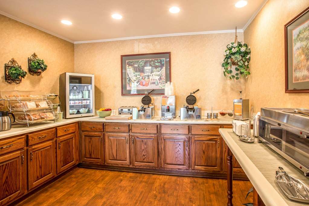 Quality Inn Greeneville Tusculum - photo 24