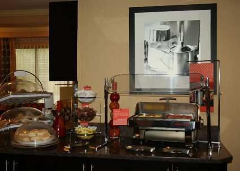 Hampton Inn Dalton - photo 18