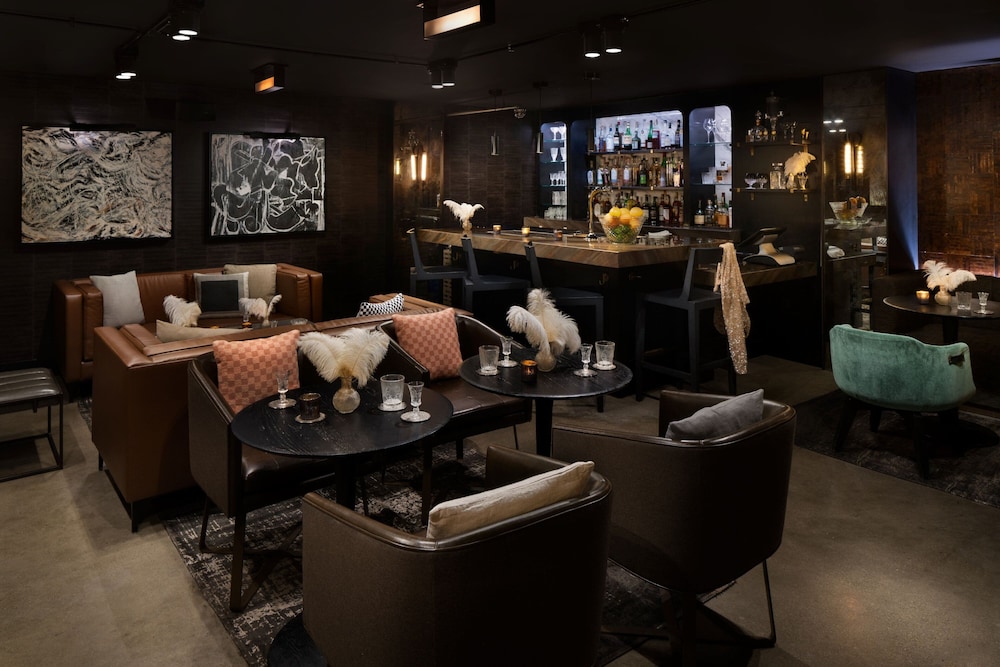 Moxy San Diego Downtown Gaslamp Quarter - photo 25