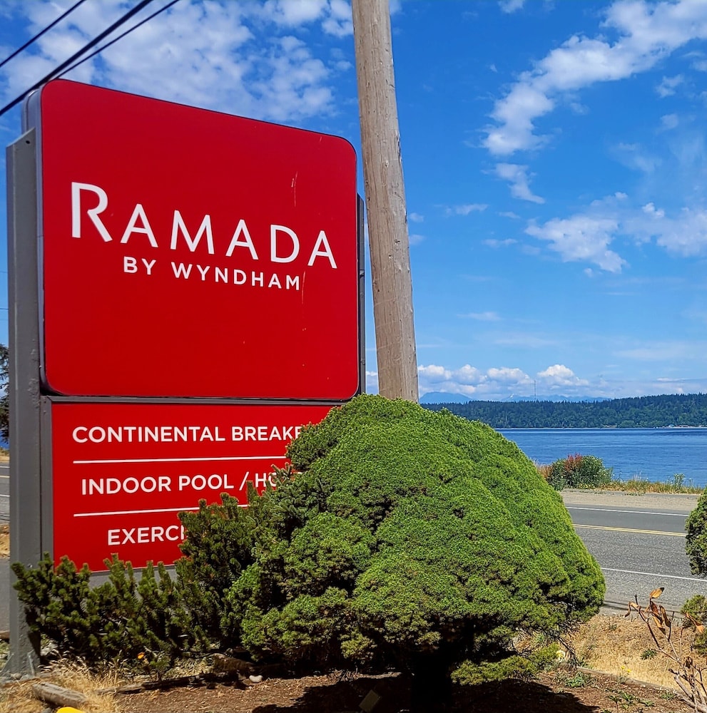 Ramada by Wyndham Campbell River in Campbell River, Canada