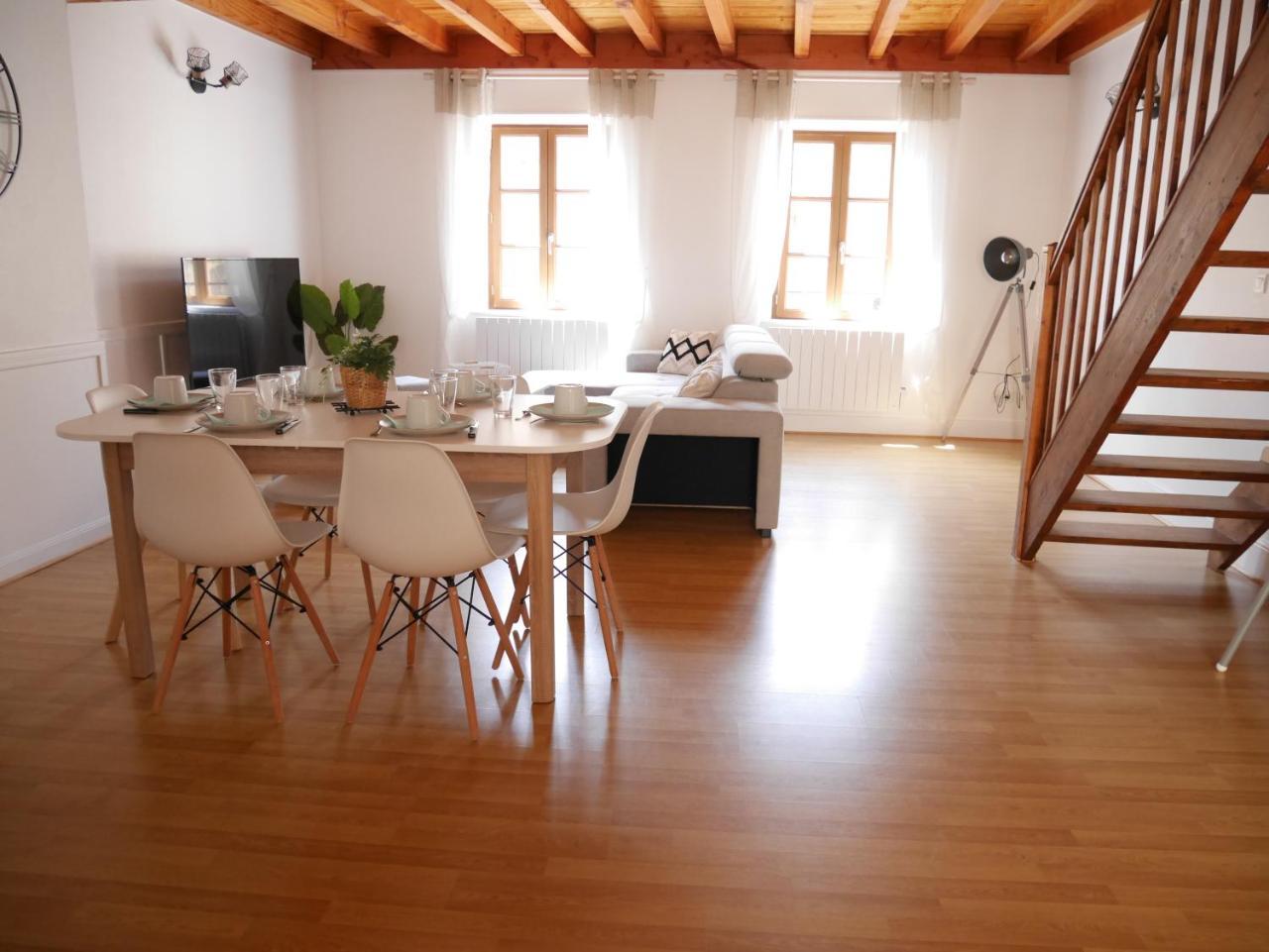Le Grand Pirou # Lumineux # Halte Auvergne — 4-Star Luxury Hotel in Thiers, France