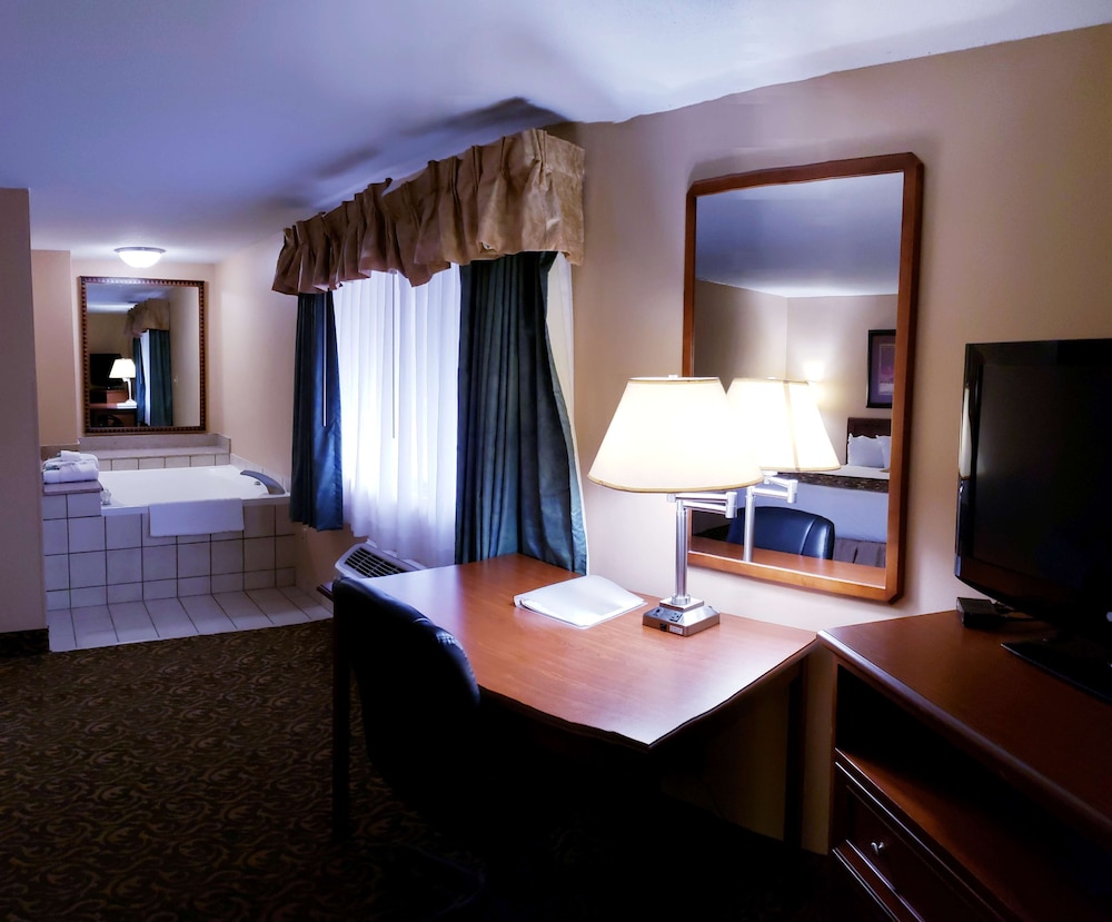 Quality Inn & Suites Black River Falls I 94 - photo 19
