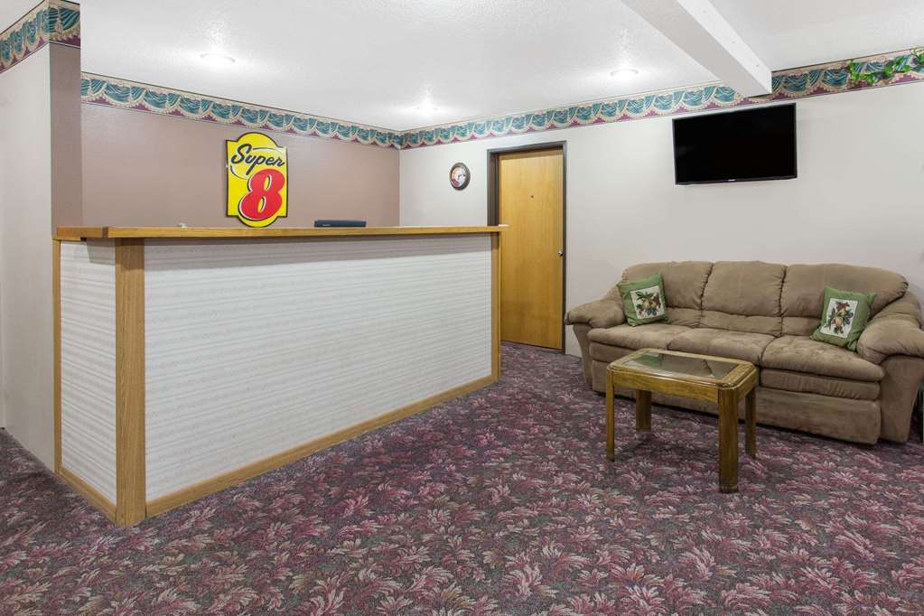 Super 8 by Wyndham Austin MN - photo 2