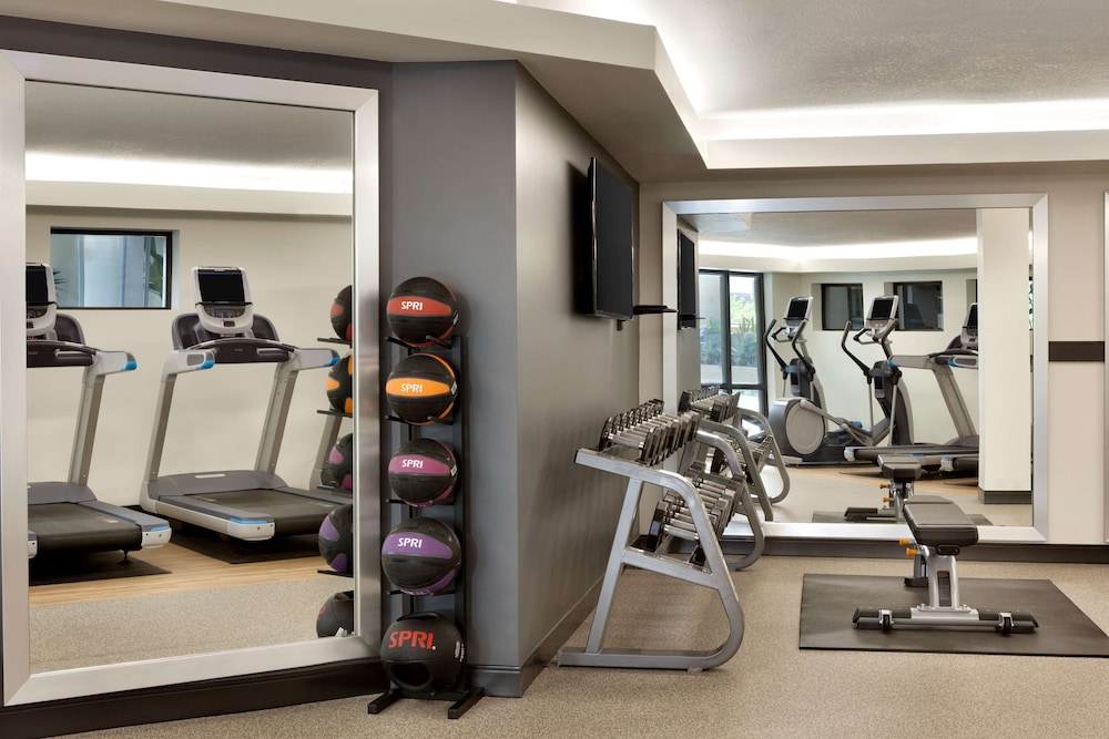 DoubleTree by Hilton Minneapolis Park Place - photo 40