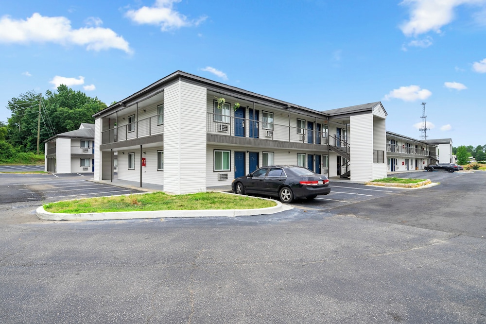 Southern Suites Kennesaw — Kennesaw