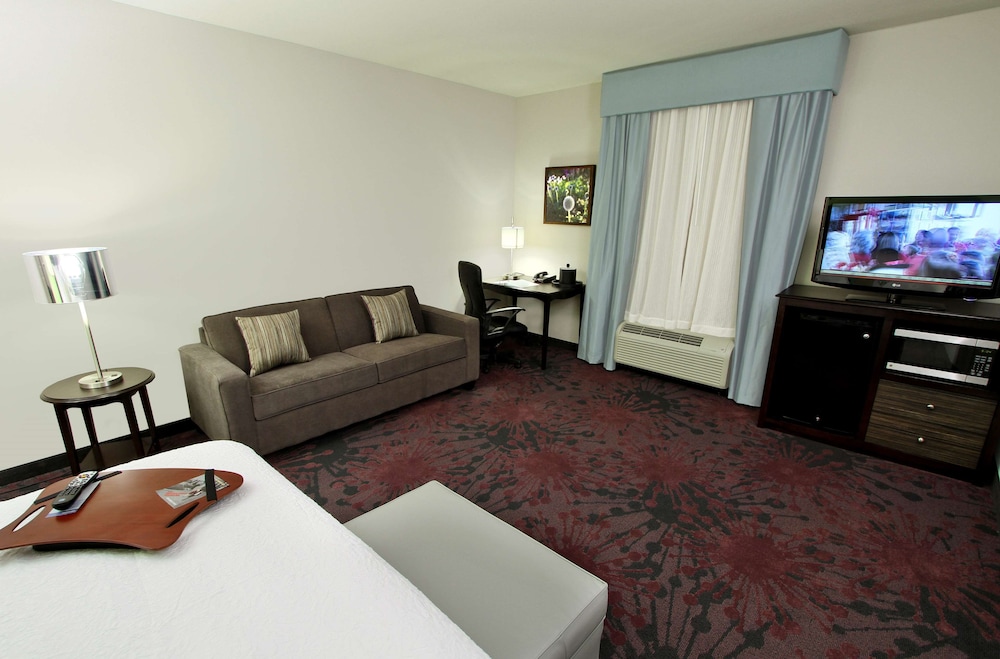 Hampton Inn & Suites Winnie - photo 17