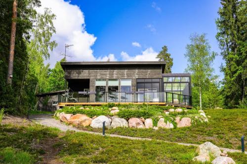 Villa Ritva Modern Lakefront Hot Tub — 4-Star Luxury Hotel in Hyvinge, Finland