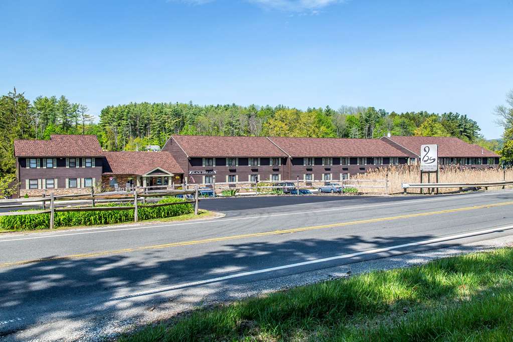 The Black Swan Lee Lenox Ascend Hotel Collection - photo 4