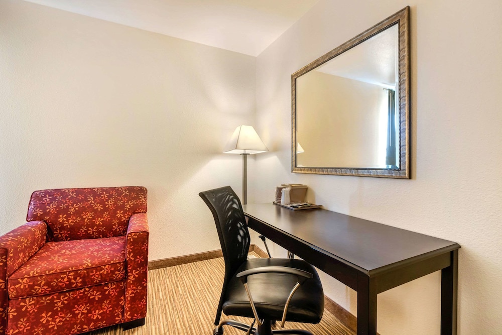 Quality Inn & Suites Limon - photo 16