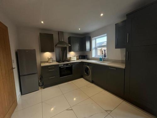 Perfect 3bed House Contractors Ample Parking — 4-Star Luxury Hotel in Waltham, United Kingdom