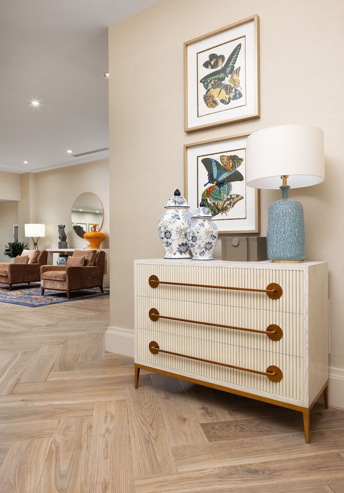 Embassy Suites by Hilton Atlanta Buckhead - photo 5