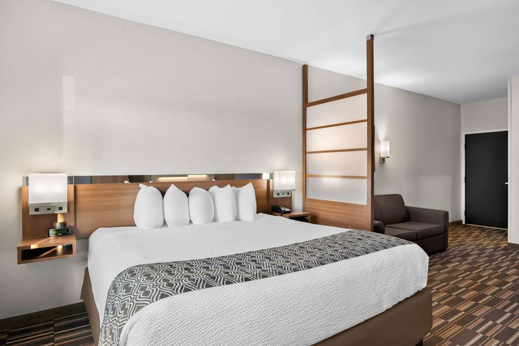 Microtel Inn & Suites by Wyndham Sweetwater - photo 43