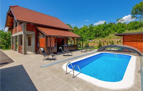 Cozy Home In Perusic With Jacuzzi — 4-Star Luxury Hotel in Perusic, Croatia