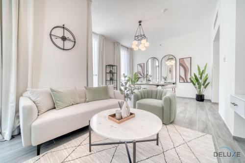 Suave 2BR with Assistant Room at Mesk 1 Midtown Dubai Production City by Deluxe Holiday Homes — 4-Star Luxury Hotel in Dubai, United Arab Emirates