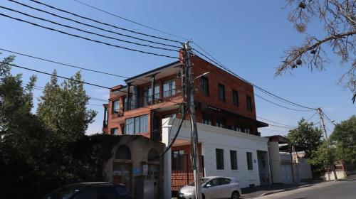 Newly Renovated Stylish 1BR Apartment For 4