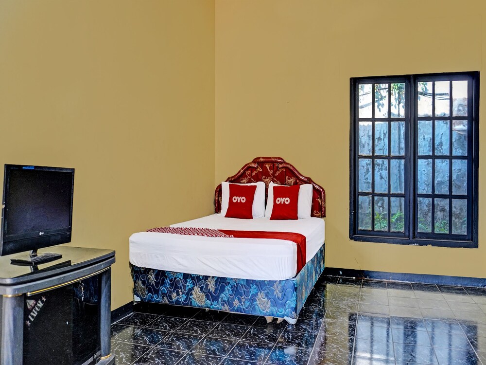 Spot On 91798 Hotel Grand Mutiara — hotel in Cikampek