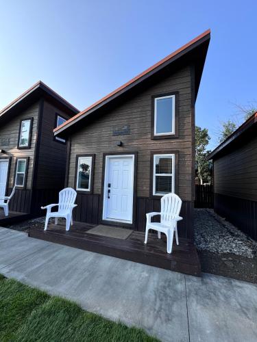 Glacier Alpine Lodges - carbon neutral hotel in Unknown City