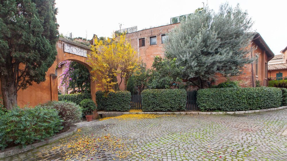 Forum Apartment — 4-Star Luxury Hotel in Rome, Italy