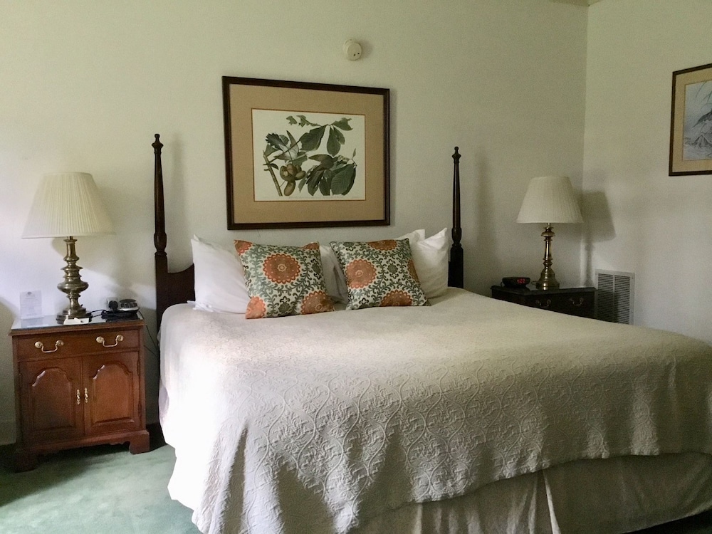 The Inn at Houndslake - photo 17