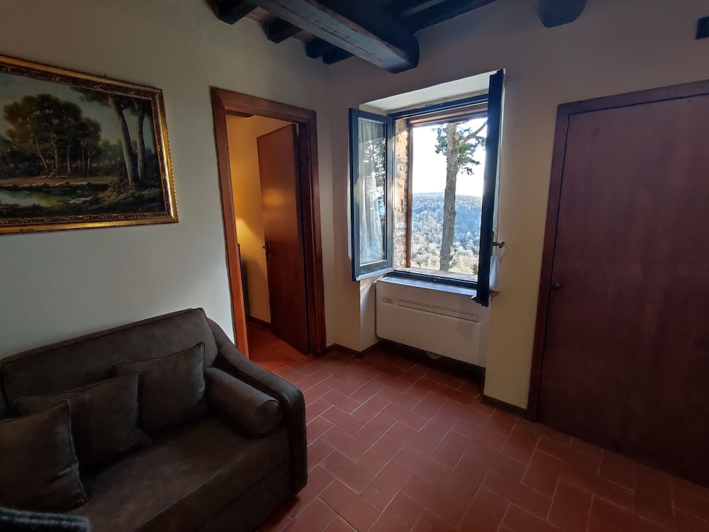 Borgo Petroro — Todi — photo 3