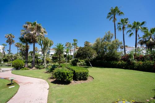 Costalita Beach Apartment — 4-Star Luxury Hotel in Estepona, Spain