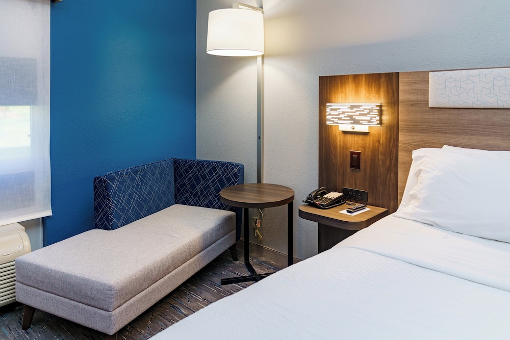 Holiday Inn Express Hotel & Suites Raleigh SW NC State by IHG - photo 22